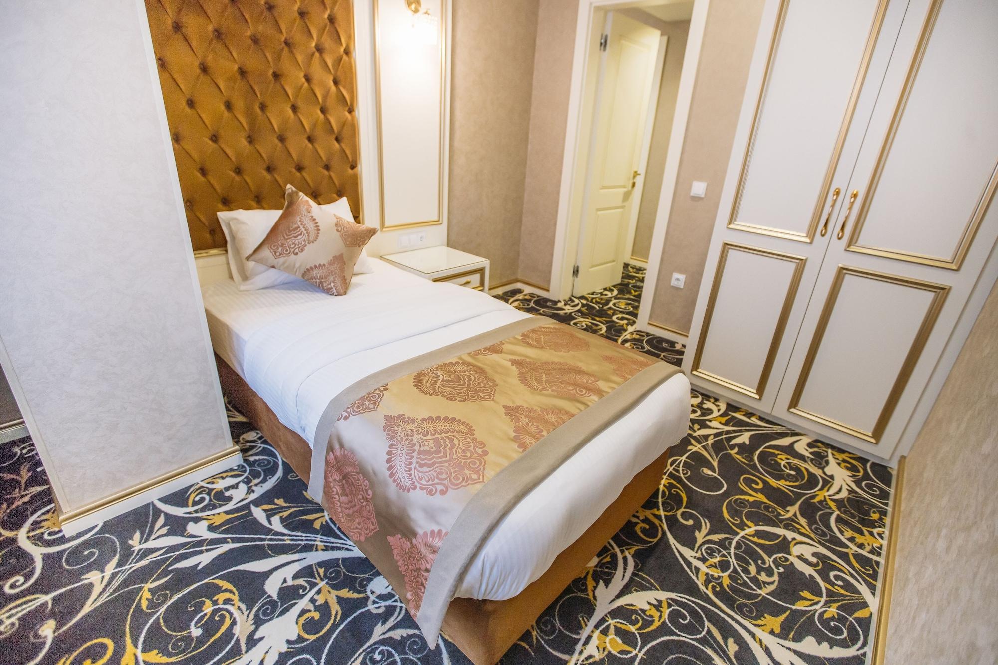 Gold Tbilisi Hotel Luaran gambar